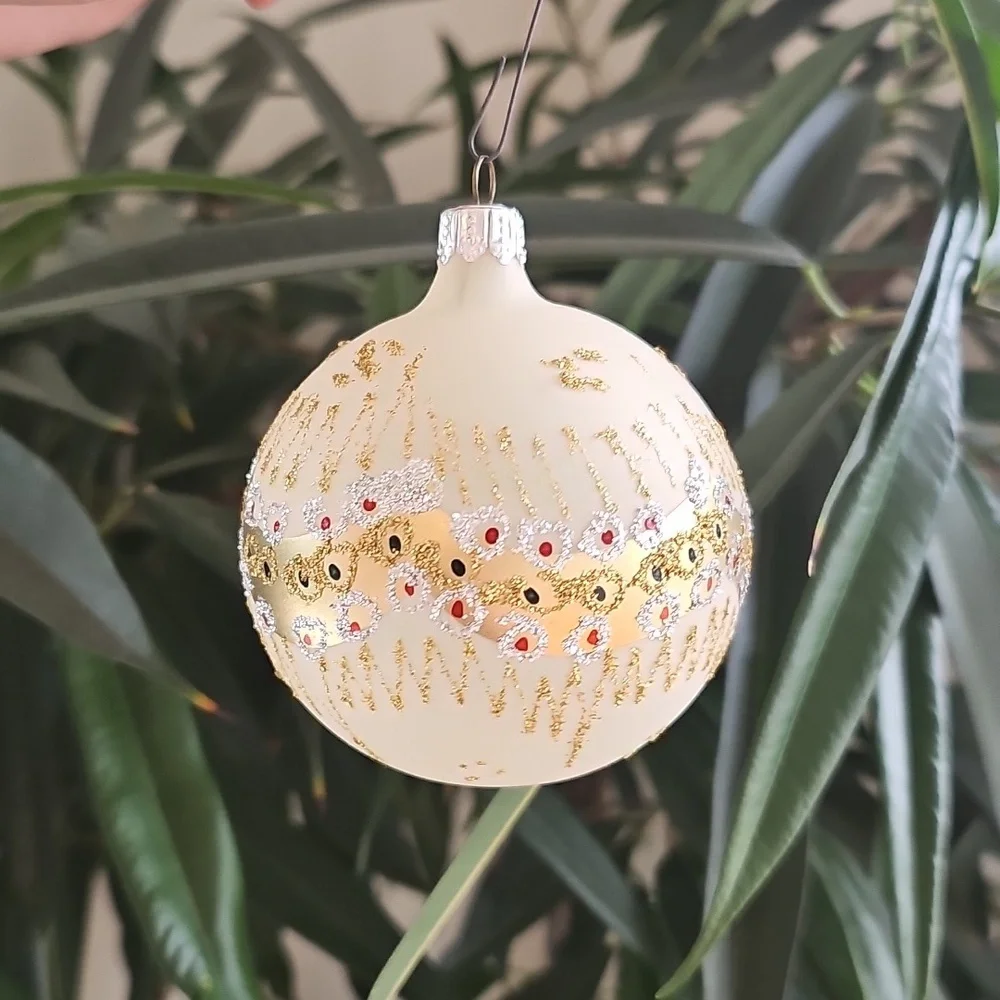 Vintage Christmas Classics Set Of 3 Glass Lrg Round White Ornaments - Picture 9 of 16